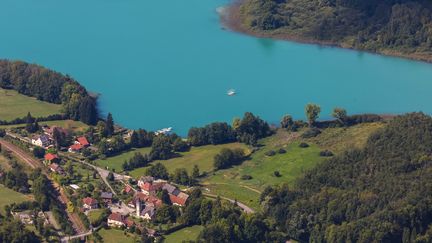 Le lac d'Aiguebelette, en Savoie, le 2 septembre 2020. (MAXPPP)