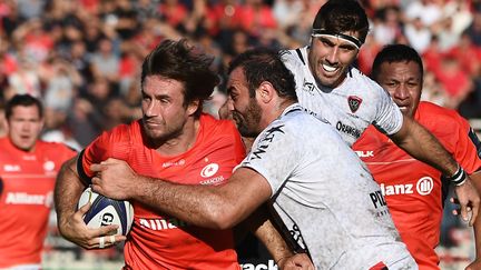 Figallo (Saracens) tente une percée face à Toulon (BORIS HORVAT / AFP)