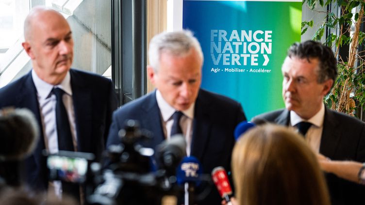 The Ministers of Industry Roland Lescure, of the Economy Bruno Le Maire and of the Ecological Transition Christophe Béchu during the presentation of the government plan for green reindustrialisation, May 16, 2023 (XOSE BOUZAS / HANS LUCAS)