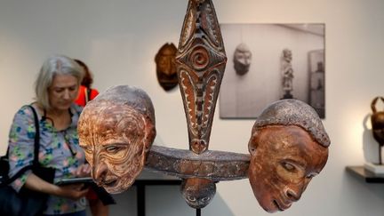 Les marchands d'arts premiers exposent cette semaine à Paris au salon "Parcours des mondes".
 (FRANCOIS GUILLOT / AFP)