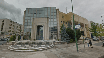 Selon son contrôle judiciaire, Oualid B. doit se rendre deux fois par jour au&nbsp;commissariat de Meaux (Seine-et-Marne). (GOOGLE STREET VIEW)