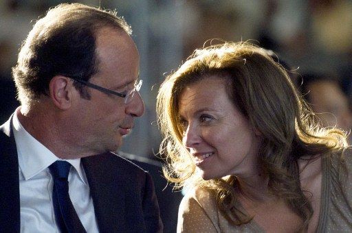 En déplacement en Guadeloupe, François Hollande était accompagné de sa compagne Valérie Trierweiler. (Fred Dufour/AFP)