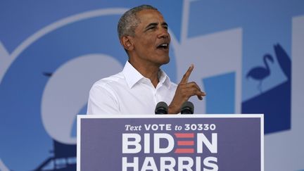 L'ancien président américain démocrate Barack Obama, lors d'un meeting de soutien au candidat à l'élection présidentielle Joe Biden, à Miami, en Floride, le 24 octobre 2020.&nbsp; (LYNNE SLADKY / AP / SIPA)