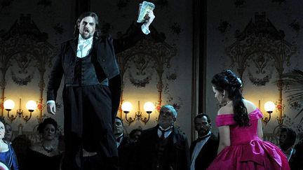 Jean-François Borras et Sonya Yoncheva dans "La Traviata", spectacle inaugural du nouveau théâtre d'Antibes.
 (Anthéa)