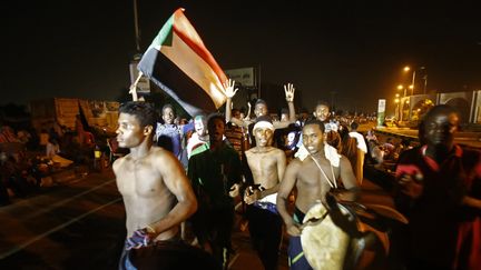 Des manifestants rassemblés&nbsp;devant le siège de l'armée à Khartoum le 30 mai 2019.&nbsp; (ASHRAF SHAZLY / AFP)