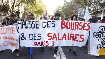 &nbsp;Paris, le 27 octobre 2022. Manifestation pour la hausse des salaires entre Montparnasse et le siège du MEDEF. &nbsp; (OLIVIER CORSAN / MAXPPP)