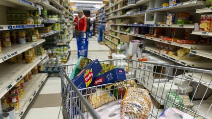 Un rayon d'un supermarché à Villeurbanne (Rhône), le 8 février 2023. (ANTOINE BOUREAU / HANS LUCAS / AFP)