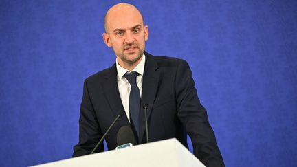 Le ministre des Affaires étrangères, Jean-Noël Barrot, lors d'une réunion du G7 à Fiuggi, en Italie, le 26 novembre 2024. (ANDREAS SOLARO / AFP)