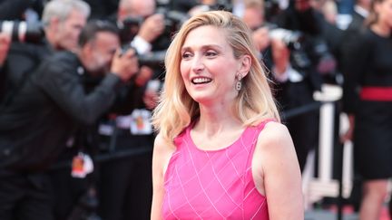 La comédienne et productrice Julie Gayet lors du 75e Festival de Cannes, le 24 mai 2022 (PIERRE TEYSSOT / MAXPPP)