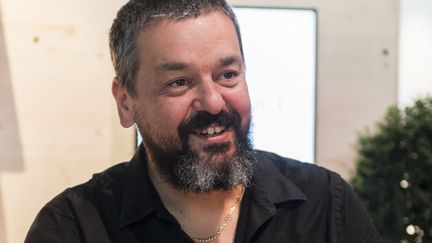 L'auteur et réalisateur de bande dessinée Joann Sfar, au Festival du Livre de Paris au Grand Palais éphémère, le 24 avril 2022. (MAGALI COHEN / HANS LUCAS)