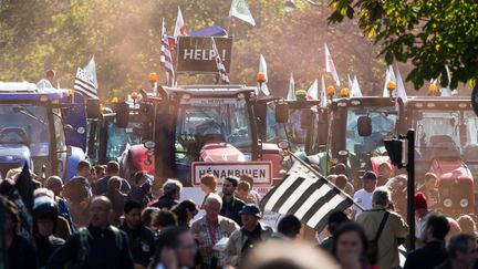 Des agriculteurs manifestent &agrave; Paris, le 4 septembre 2015. (CITIZENSIDE / RICHARD HOLDING / AFP)