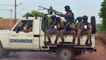 Gendarmes burkinabè en patrouille à Ouhigouya (nord du pays), le 30 octobre 2018. (ISSOUF SANOGO / AFP)