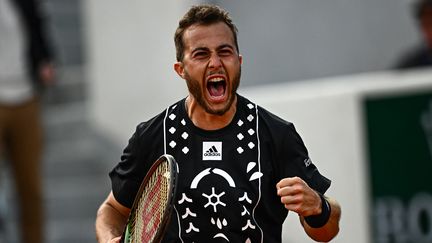 Hugo Gaston lors du premier tour de Roland-Garros 2022, le 24 mai 2022.&nbsp; (ANNE-CHRISTINE POUJOULAT / AFP)