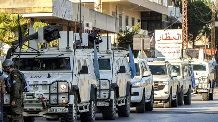 Des Casques bleus de la Finul en patrouillent dans les rues de Marjayoun, dans le sud du Liban, le 8 octobre 2024. (AFP)