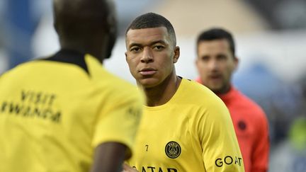 Kilian Mbappé, le 21 mai 2023, à Auxerre. (JULIEN DE ROSA / AFP)