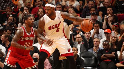 LeBron James face à Mayo, des Bucks