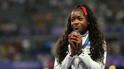 Cyréna Samba-Mayela, médaillée d'argent du 100 m haies, lors des Jeux de Paris, le 10 août 2024. (MARTIN BERNETTI / AFP)