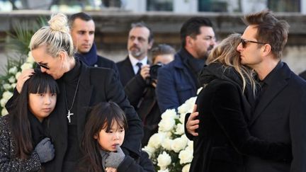 Laeticia et ses filles, Laura et david le 9 décembre 2017
 (ludovic MARIN / POOL / AFP)