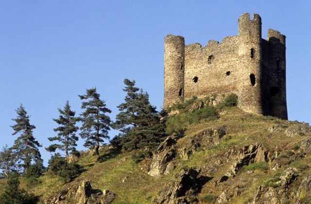 Le château d&#039;Alleuze (Cantal)
 (Joël Damase)