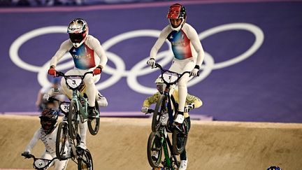 Triplé historique des Français Joris Daudet, Sylvain André et Romain Mahieu en BMX racing aux Jeux de Paris 2024