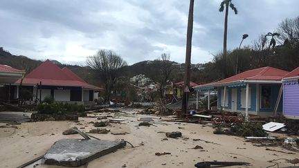 Le quartier de Gustavia, à Saint-Barthélemy, touché par l'ouragan Irma, ici le 7 septembre 2017. (AFP / KEVIN BARRALLON / FACEBOOK)