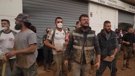 Des images en provenance de la ville de Paiporta dans la province de Valence (Espagne) montrent des paysages dévastés. Depuis cinq jours, les habitants ont le sentiment d’avoir été abandonnés et comptent toujours leurs morts.