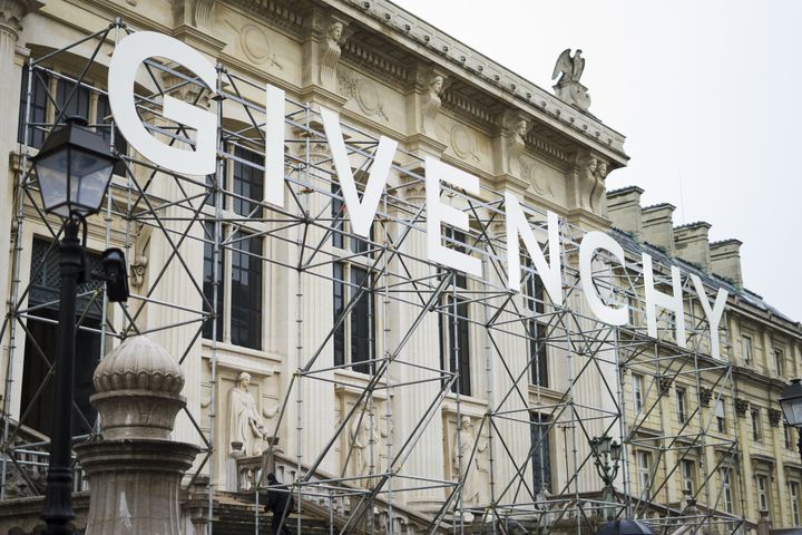 La marque Givenchy en haut des marches du Palais de Justice, mars 2018 à Paris
 (Nataliya Petrova / NurPhoto)