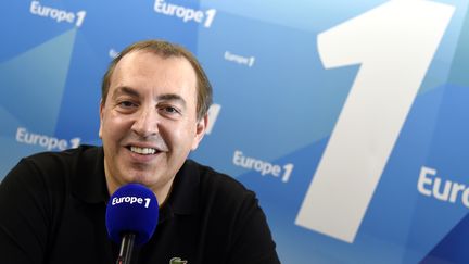 L'animateur Jean-Marc Morandini dans une studio d'Europe 1, à Paris, le 19 mars 2015. (DOMINIQUE FAGET / AFP)