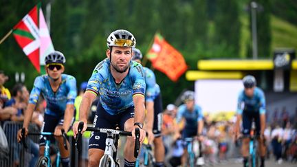 Mark Cavendish avec l'équipe Astana au départ de la 3e étape du Tour de France 2023, à Amorebieta-Etxano, le 3 juillet. (JASPER JACOBS / AFP)