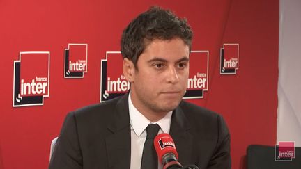 Gabriel Attal, le&nbsp;Secrétaire d'État auprès du&nbsp;ministre&nbsp;de l'Éducation nationale et de la Jeunesse, était l'invité de France Inter jeudi 29 novembre. (FRANCE INTER / RADIO FRANCE)