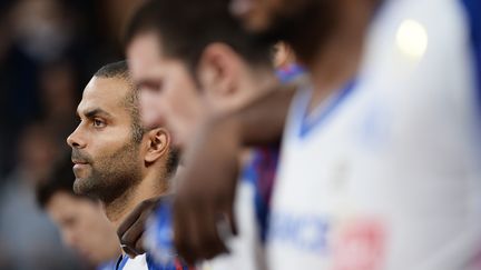 Le Fran&ccedil;ais Tony Parker, lors du match amical entre l'Ukraine et la France, &agrave; Nantes (Loire-Atlantique), le 14 ao&ucirc;t 2015. (JEAN-SEBASTIEN EVRARD / AFP)