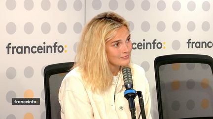 La comédienne Camille Lou, invitée de franceinfo mardi 5 octobre. (CAPTURE ECRAN FRANCEINFO)