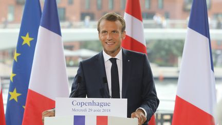 Emmanuel Macron, lors d'un discours au Théatre royal, à Copenhague, le 29 août 2018. (LUDOVIC MARIN / AFP)