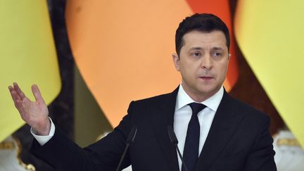 Crise en Ukraine : le président Zelensky appelle l'Occident à l'aide