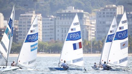 La France (Jean-Baptiste Bernaz) en compétition aux Jeux de Rio dans la baie de Guanabara, le 16 août 2016.
 (MAXPPP)