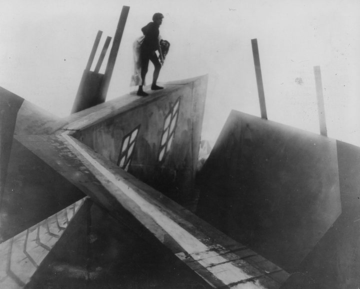 "Le Cabinet du Docteur Caligari (1920) de Robert Wiene
 (Films sans Frontières )