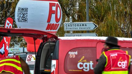 Une manifestation le 1er décembre 2017, à&nbsp;Templemars (Nord). (PHILIPPE HUGUEN / AFP)