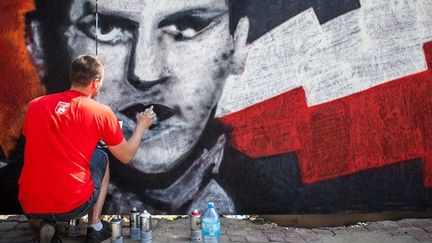 Des graffeurs polonais rendent hommages aux résistants de l&#039;Insurrection de Varsovie en 1944
 (WOJTEK RADWANSKI / AFP)