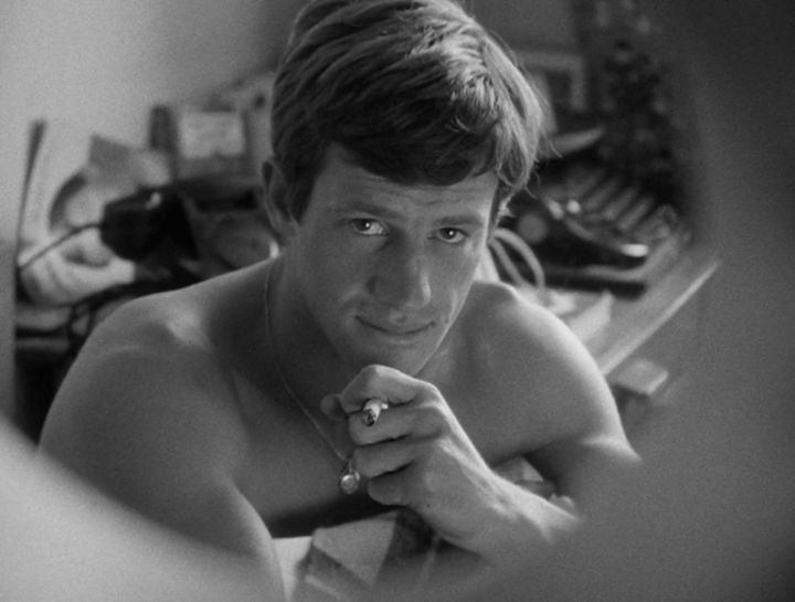 Jean-Paul Belmondo dans "A bout de souffle", de Jean-Luc Godard (1960) ( PRODUCTIONS GEORGES DE BEAUREG / COLLECTION CHRISTOPHEL VIA AFP)