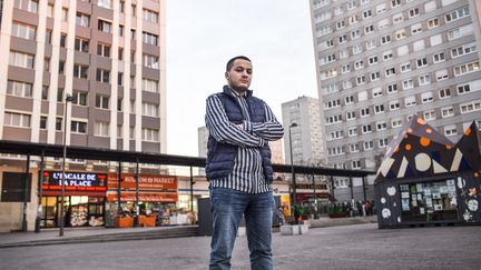 Taha Bouhafs dans les rues de Paris, le 12 février 2019.&nbsp; (YANN CASTANIER / HANS LUCAS)