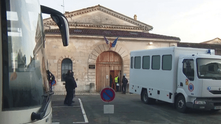 Charente-Maritime : la maison d’arrêt de Saintes évacuée à cause des inondations (France 2)