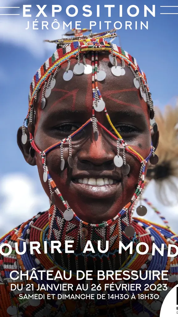 Affiche de l'exposition  "Sourire au monde" au château de Bressuire (Ville de Bressuire)