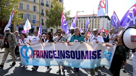 Une marche contre Emmanuel Macron organisée par la France insoumise à Marseille, le 21 septembre 2024. (GEORGES ROBERT / MAXPPP)