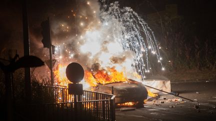 Un&nbsp;homme a été arrêté le 11 juin 2022, soupçonné d'avoir incendié 58 véhicules en Ilde-de-France.&nbsp;(illustration) (LOIC VENANCE / AFP)