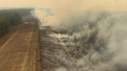 Un incendie près d'Edson (Alberta), au Canada, le 6 mai 2023. (GOVERNMENT OF ALBERTA FIRE SERVICE / AFP)