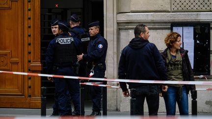 La préfecture de Paris est bouclée après l'attaque qui a fait quatre morts, le 3 octobre 2019. (DENIS MEYER / HANS LUCAS)