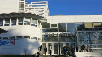 La faculté de médecine de Tours (Indre-et-Loire), le 29 avril 2022. (NR / MAXPPP)