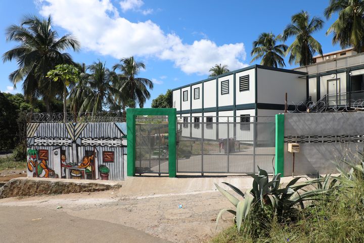 Housing for families in the Talus 2 slum, in Koungou (Mayotte), June 20, 2023. (ROBIN PRUDENT / FRANCEINFO)