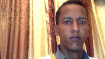 Condamné à mort pour apostasie par un tribunal de Nouadhibou, sa peine a été commuée en novembre 2017. Mohamed Ould Mkhaïtir devait être libéré aussitôt. Il est toujours détenu au secret. (photo de son comité de soutien sur Facebook).  (DR)