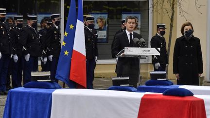 "Ils ont tout donné, jusqu'à leur vie, pour accomplir leur mission" : l'hommage de Gérald Darmanin aux trois gendarmés tués à Saint-Just